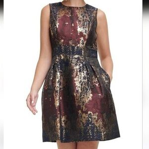 Vince Camuto Metallic Jacquard sleeveless Pleated Black and Gold Dress